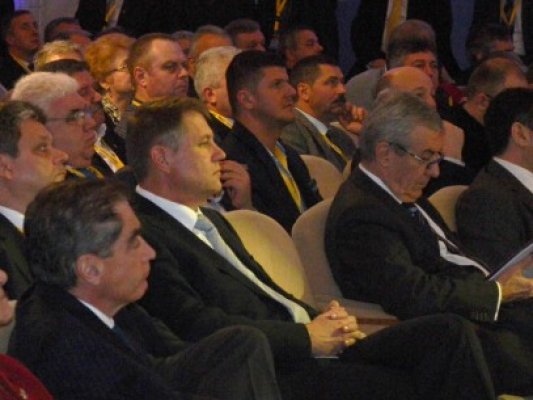 Iohannis: Unii liberali cred că nu e bine ca Guvernul să-şi angajeze răspunderea pe descentralizare